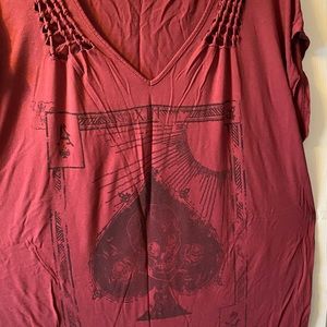 Well loved tee dark red with 💀design knot details